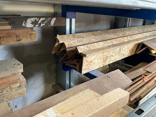 Divers hout en bouwtoebehoren - afbeelding 15 van  15