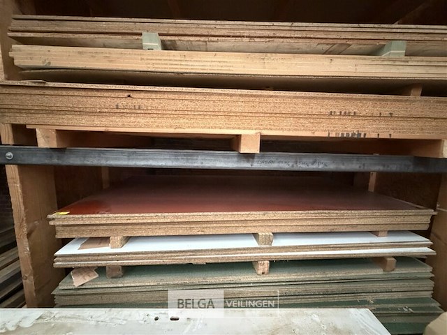 Divers hout - afbeelding 1 van  3