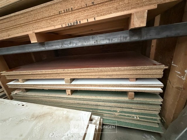 Divers hout - afbeelding 3 van  3