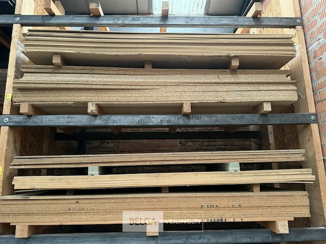 Divers hout - afbeelding 2 van  2