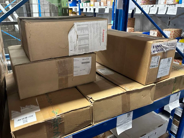 Divers installatiemateriaal bosch/ariston (6x) - afbeelding 1 van  6