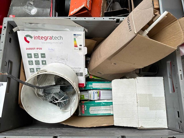 Divers installatiemateriaal - afbeelding 3 van  26