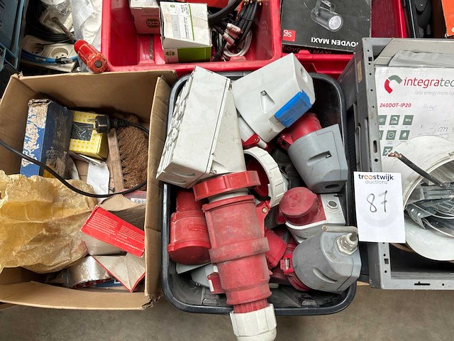 Divers installatiemateriaal - afbeelding 8 van  26
