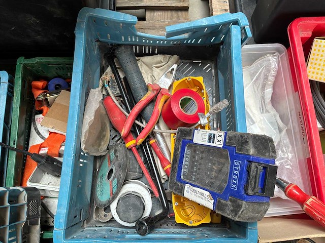 Divers installatiemateriaal - afbeelding 11 van  26