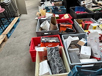 Divers installatiemateriaal - afbeelding 1 van  26