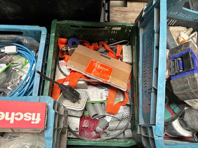 Divers installatiemateriaal - afbeelding 14 van  26
