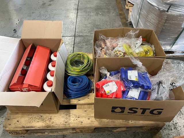 Divers installatiemateriaal - afbeelding 1 van  10