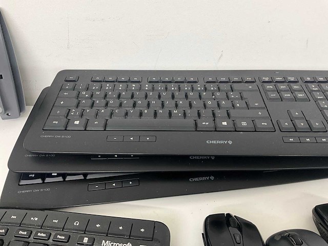 Divers it materiaal - afbeelding 13 van  26