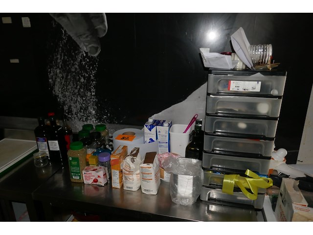 Divers items - afbeelding 3 van  3