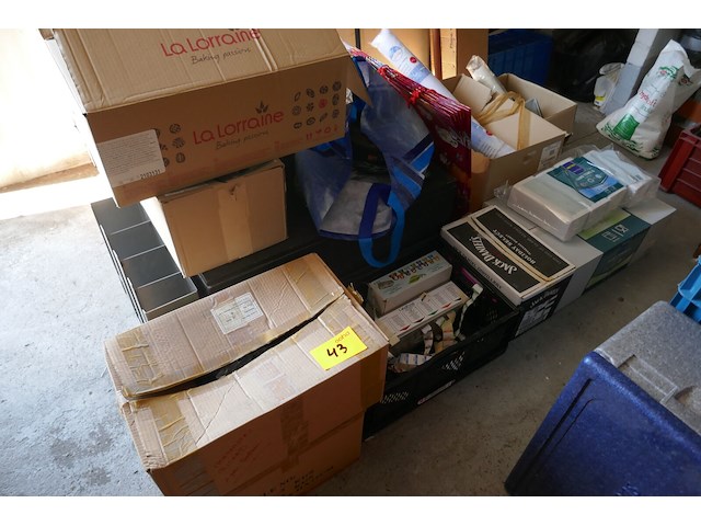 Divers items - afbeelding 1 van  6