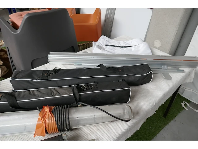 Divers items - afbeelding 1 van  3
