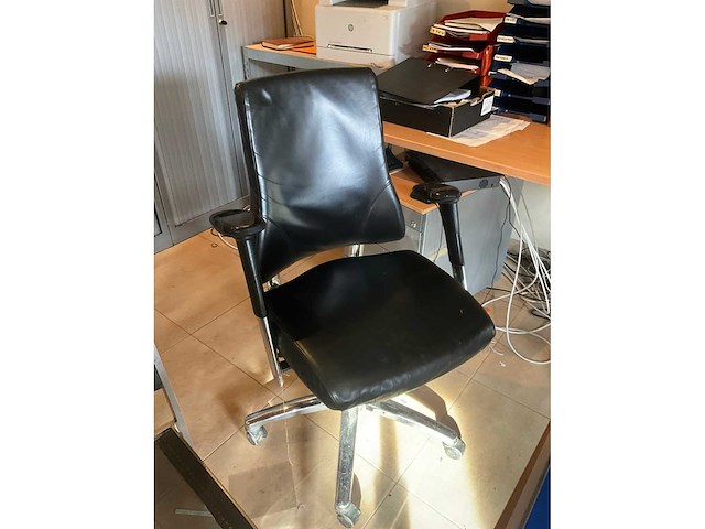 Divers kantoormeubilair - afbeelding 6 van  22