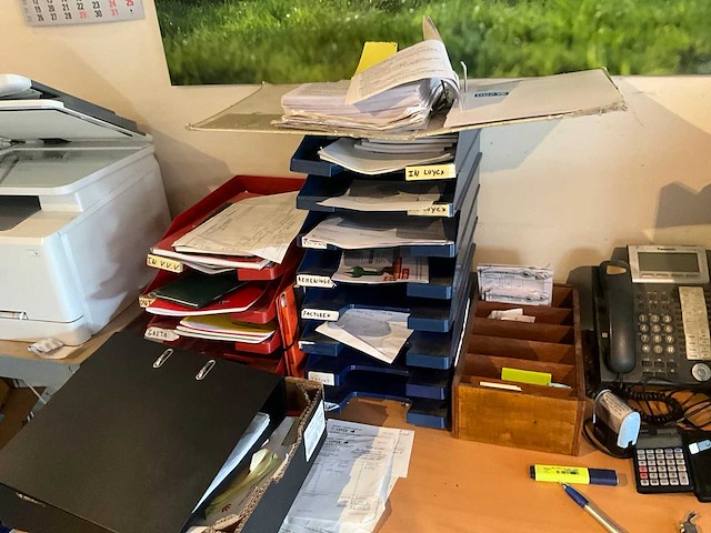 Divers kantoormeubilair - afbeelding 14 van  22