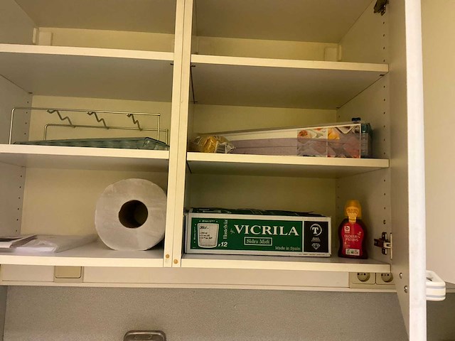 Divers kantoormeubilair - afbeelding 8 van  18