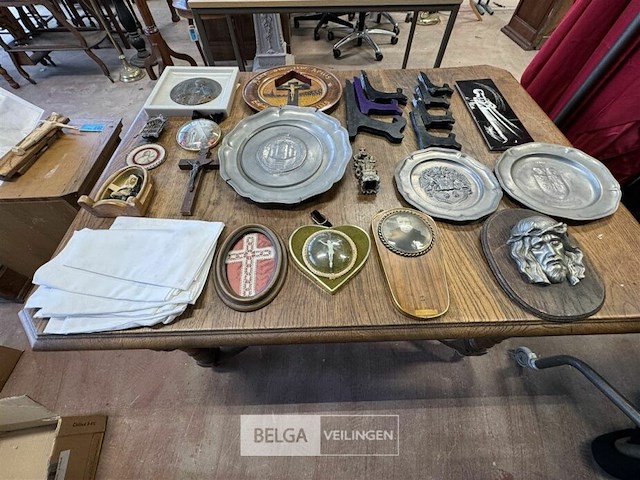 Divers kerkelijke artikelen - afbeelding 2 van  5