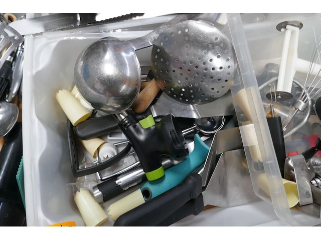 Divers keuken materiaal - afbeelding 4 van  5
