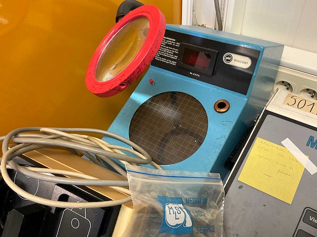 Divers laboratoriumapparatuur (7x) - afbeelding 7 van  12