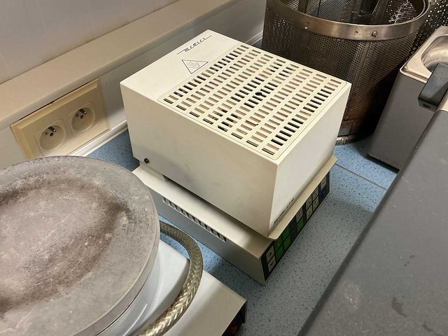 Divers laboratoriumapparatuur (7x) - afbeelding 12 van  12