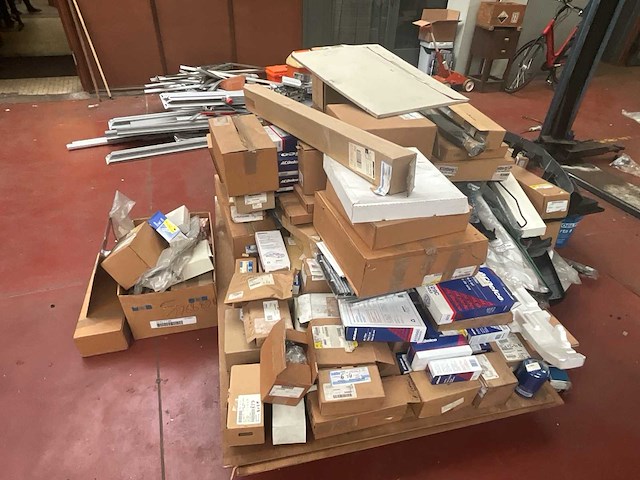 Divers lot auto onderdelen - afbeelding 1 van  1