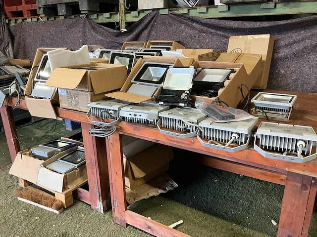 Divers lot led verstralers - afbeelding 1 van  10
