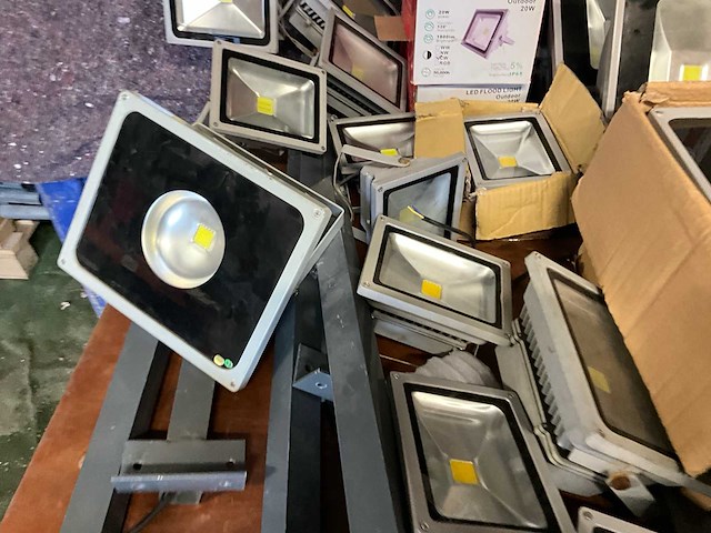 Divers lot led verstralers - afbeelding 2 van  13