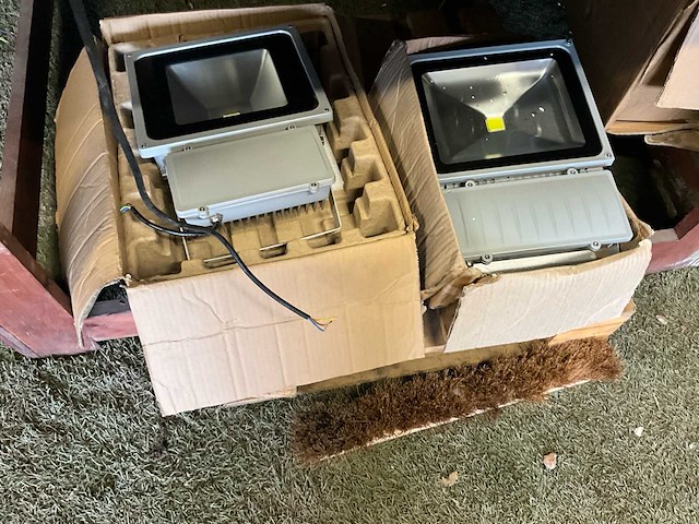 Divers lot led verstralers - afbeelding 4 van  13