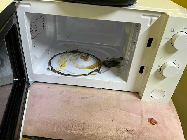 Divers meubilair en keukentoestellen - afbeelding 5 van  11