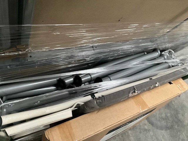 Divers meubilair/bureeltafels - afbeelding 15 van  15