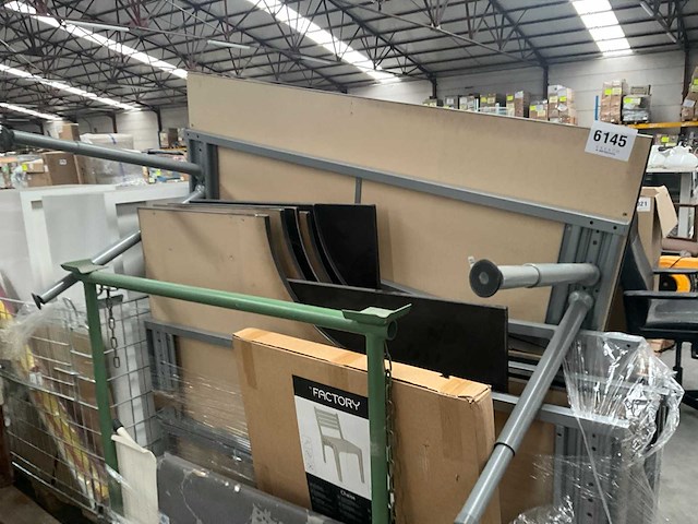 Divers meubilair/bureeltafels - afbeelding 4 van  15