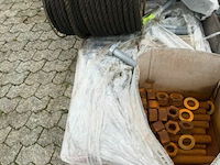 Divers pallet bouten, moeren, .. - afbeelding 1 van  5