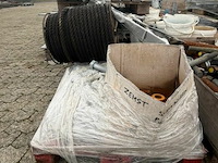 Divers pallet bouten, moeren, .. - afbeelding 2 van  5