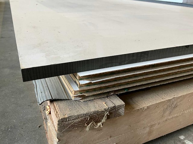 Divers plaatmateriaal - afbeelding 6 van  16