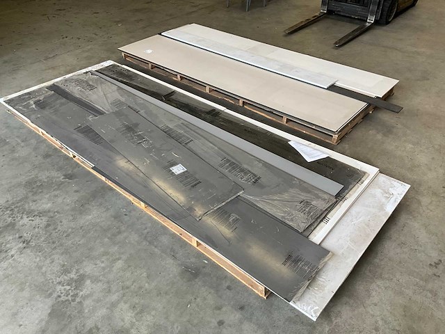 Divers plaatmateriaal - afbeelding 9 van  16