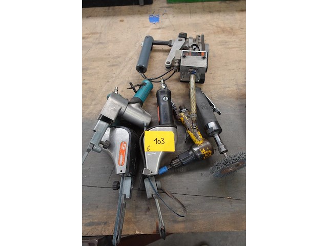 Divers pneumatisch gereedschap - afbeelding 1 van  5