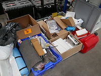 Divers sanitair materiaal - afdekrollen - stukadoor - elektrisch materiaal - afbeelding 1 van  7