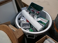 Divers sanitair materiaal - afdekrollen - stukadoor - elektrisch materiaal - afbeelding 5 van  7