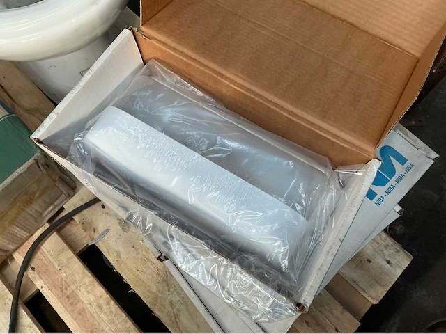 Divers sanitair - afbeelding 5 van  9