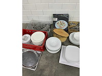 Divers servies en keukenbenodigdheden - afbeelding 4 van  5