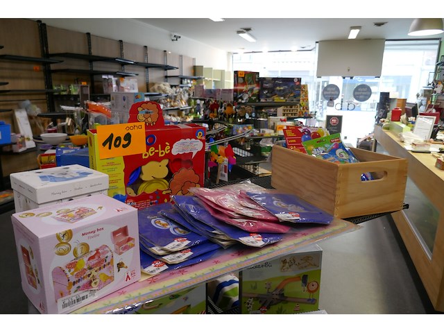 Divers speelgoed - afbeelding 1 van  5