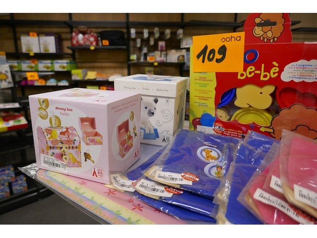 Divers speelgoed - afbeelding 4 van  5