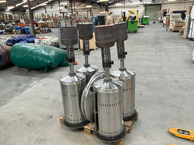 Divers terrasverwarming (4x) - afbeelding 1 van  13