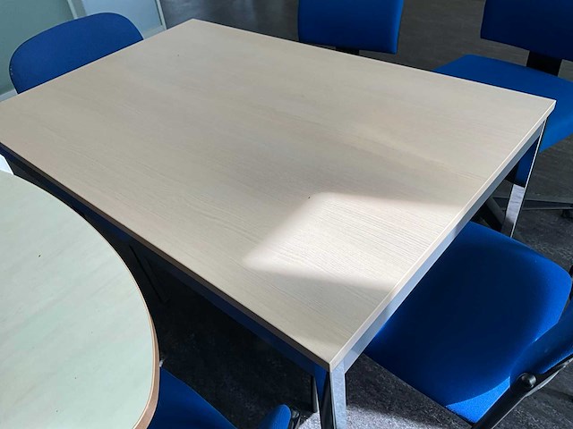 Divers vergadermeubilair - afbeelding 7 van  21