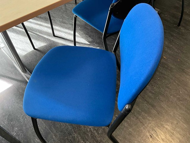 Divers vergadermeubilair - afbeelding 10 van  21