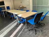 Divers vergadermeubilair