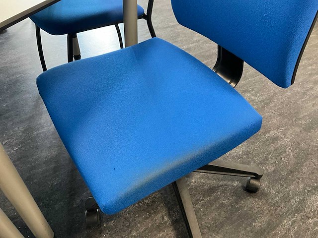 Divers vergadermeubilair - afbeelding 18 van  21