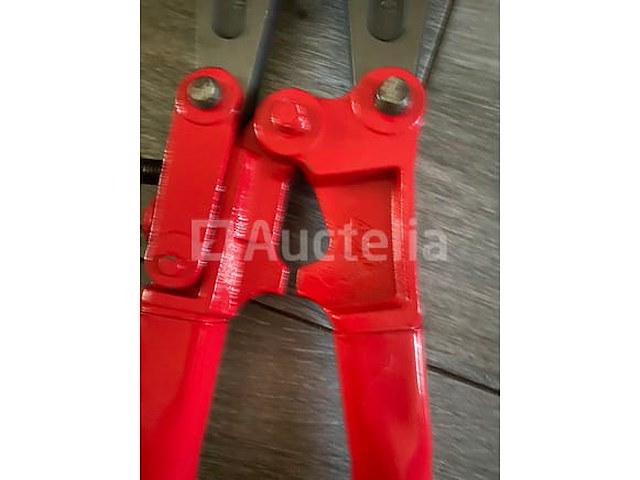 Divers waaronder betonschaar boutenschaar 42 inch, 25 delige ring steeksleutelset, 17 delige kracht adapter en kogelgewricht set, zware sloophamer 6 kilo en draadloze schroevendraaier set 18v - afbeelding 9 van  12