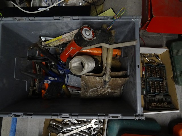Divers werkmateriaal - afbeelding 9 van  12