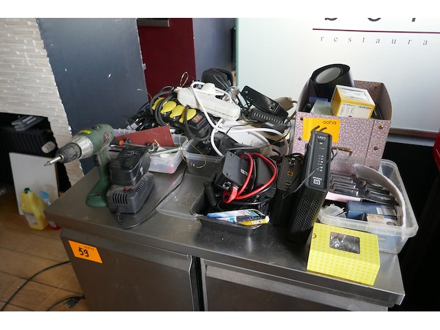 Divers werkmateriaal - afbeelding 1 van  4