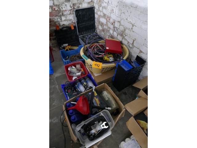 Divers werkmateriaal - afbeelding 1 van  8