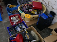Divers werkmateriaal - afbeelding 1 van  8